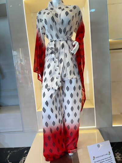 White and red paint (2 pcs )